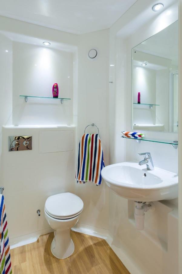 Zeni Ensuite Rooms In 엑서터 외부 사진