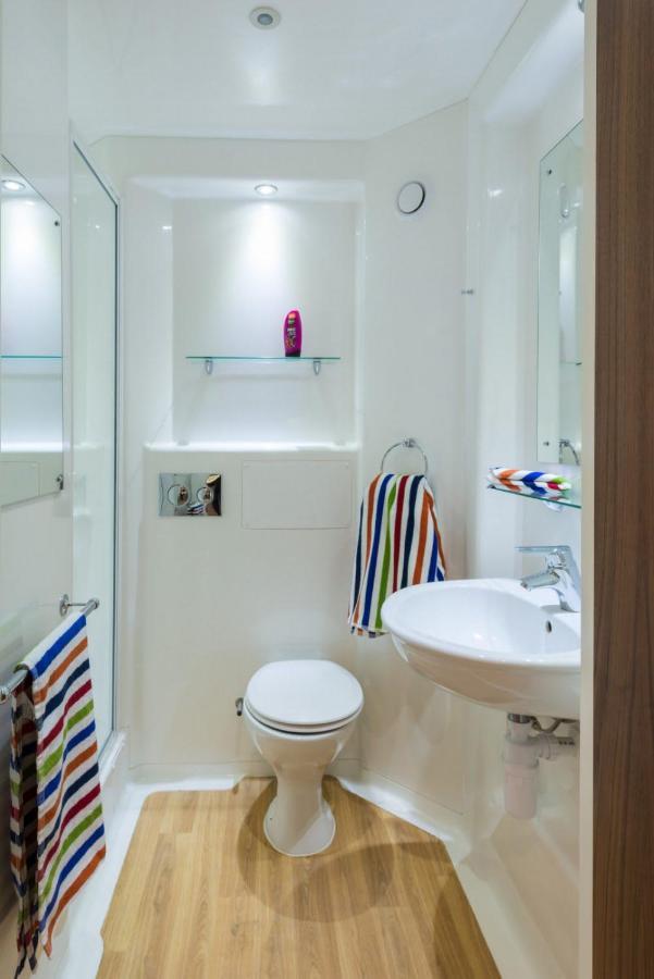 Zeni Ensuite Rooms In 엑서터 외부 사진